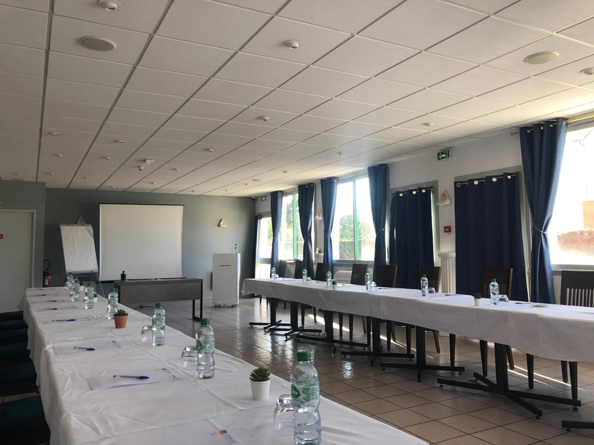 Cit'Hotel La Pyramide Romorantin-Lanthenay Exterior photo